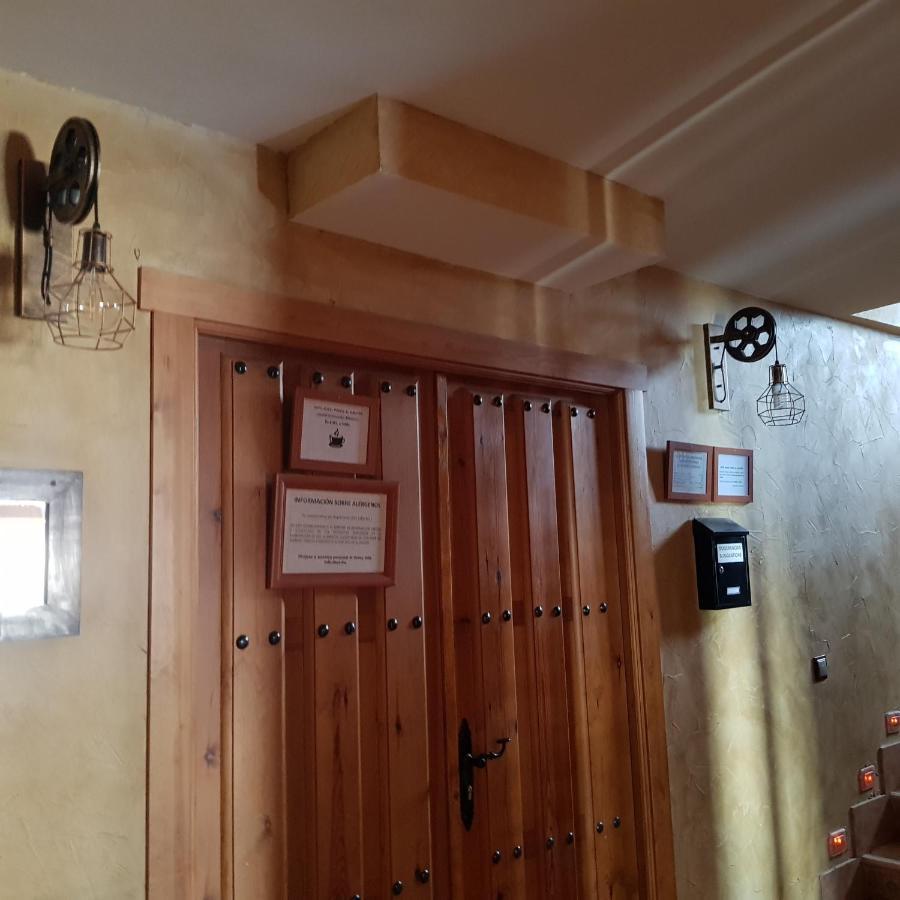 Bed and Breakfast Puerta Al Duraton Sebulcor Екстер'єр фото